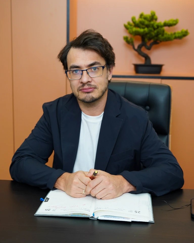dr n. med. Mateusz Dymek, chirurg szczękowo-twarzowy i implantolog, Face Dental Instytut Rzeszów